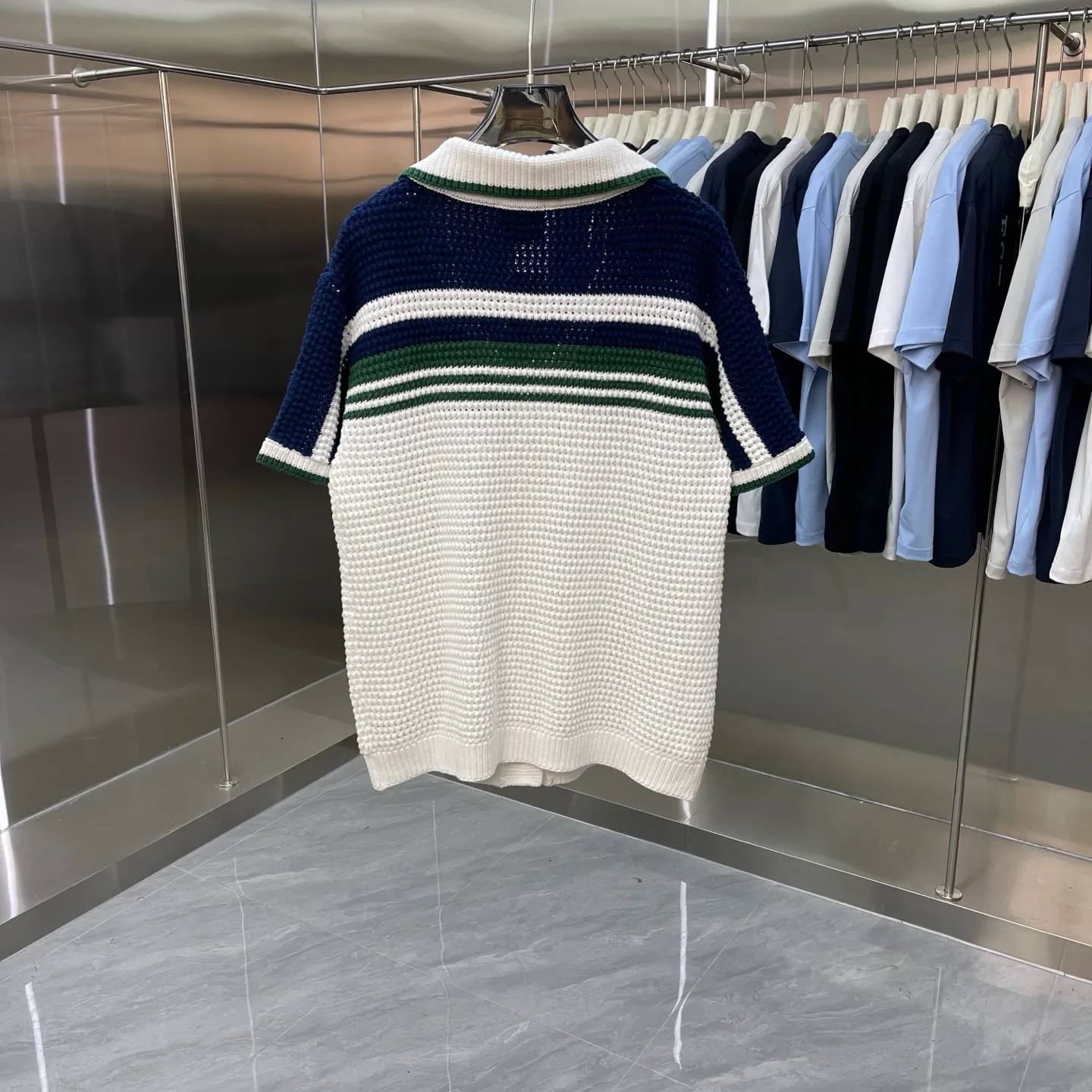 CASABLANCA Casablanca sweater suit (high version) Original development Comfortable upper body Imported equipment Original high-density embroidered seal Two-color splicing Hand-sewn cuffs + hem Made by domestic first-line brands Factory OEM workmanship Impeccable Sizes: S M L XL XXL